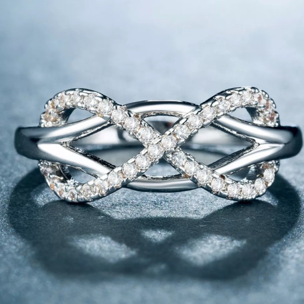 Sterling silver infinity ring - Picture 3 of 4